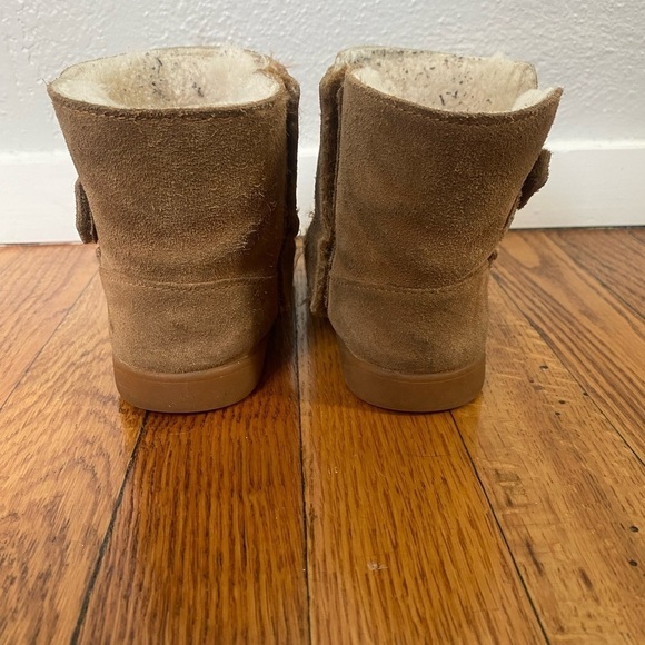 UGG Toddler Classic Camel Boots Size 10 - Picture 3 of 9